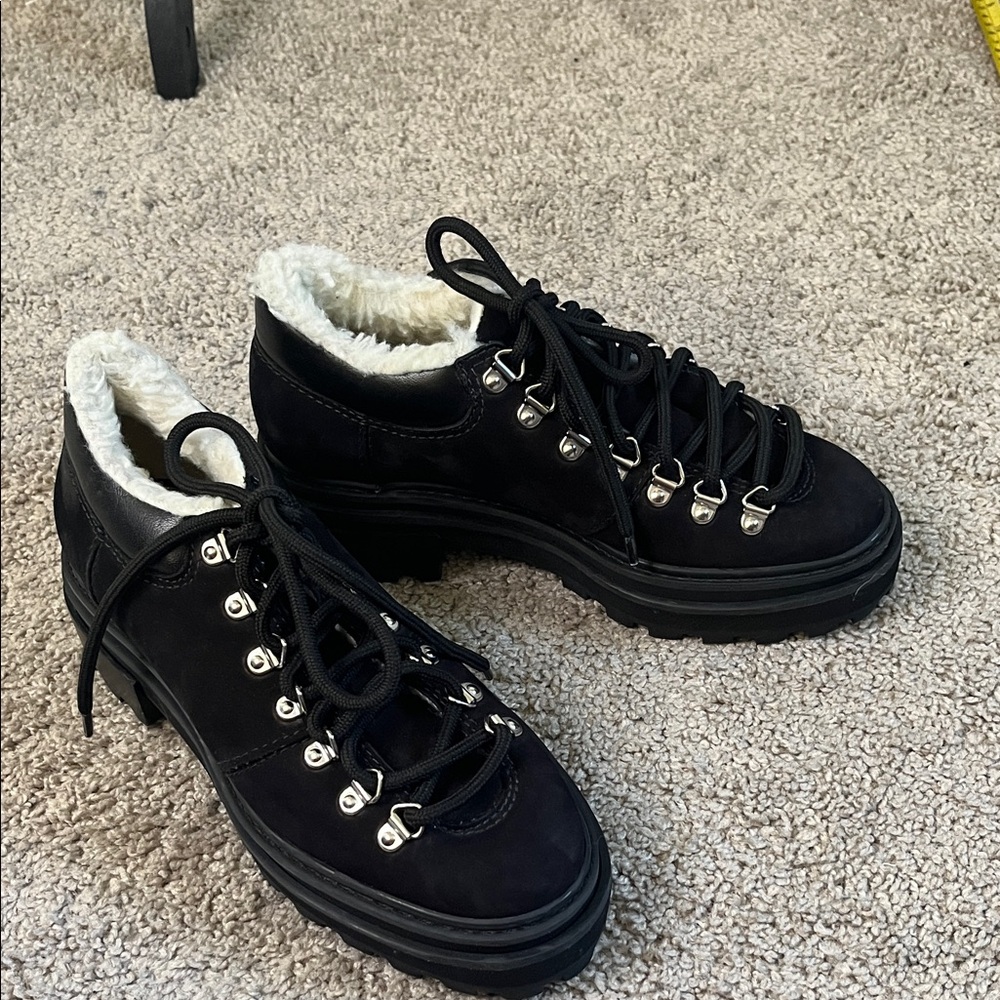 Schutz Lucille Black Suede Faux-Shearling Lined Lug Platform Shoes Women’s Sz 6
